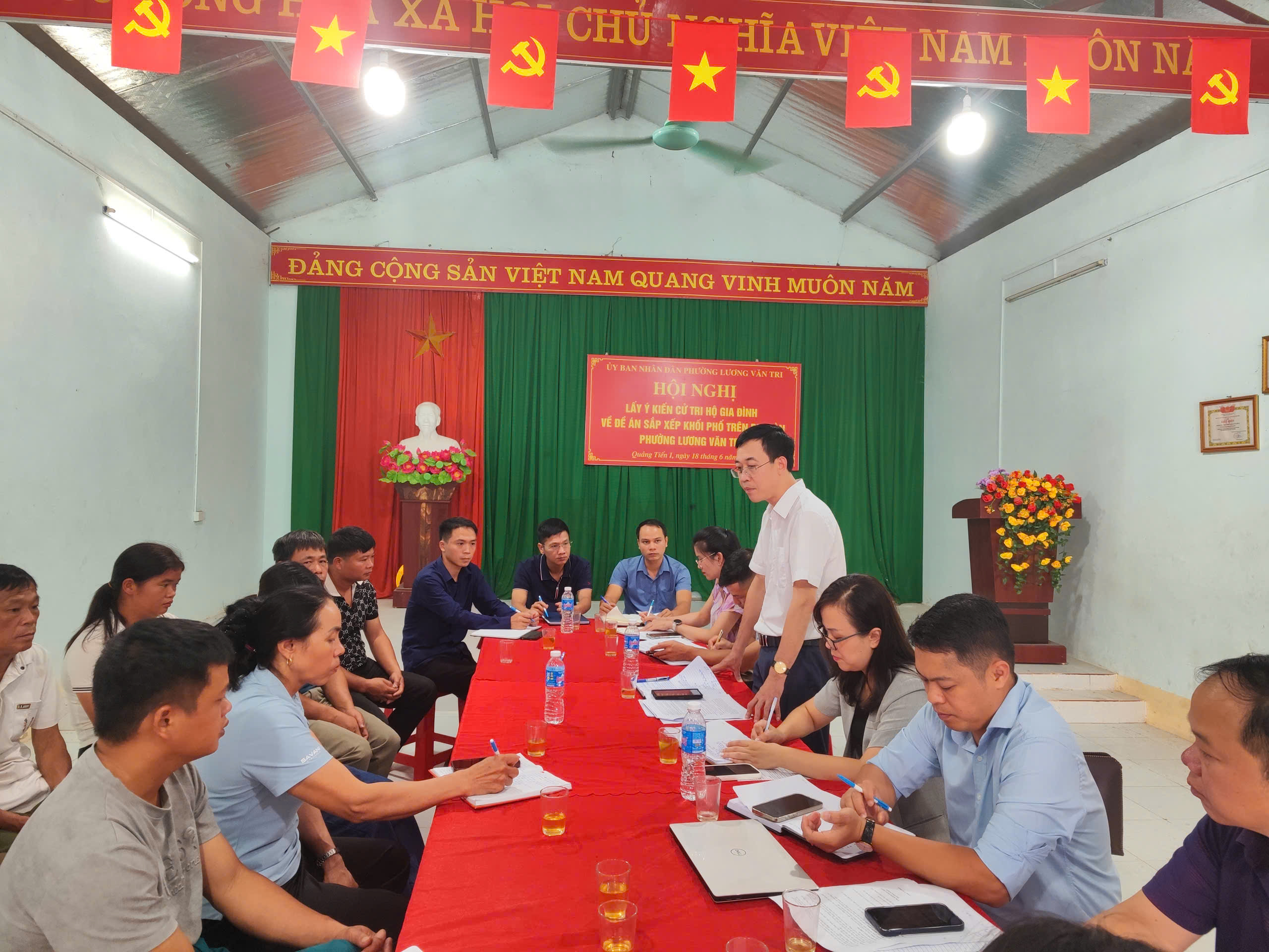 Thường trực HĐND phường Lương Văn Tri thực hiện khảo sát hoạt động các khối phố sau sắp xếp, sáp nhập