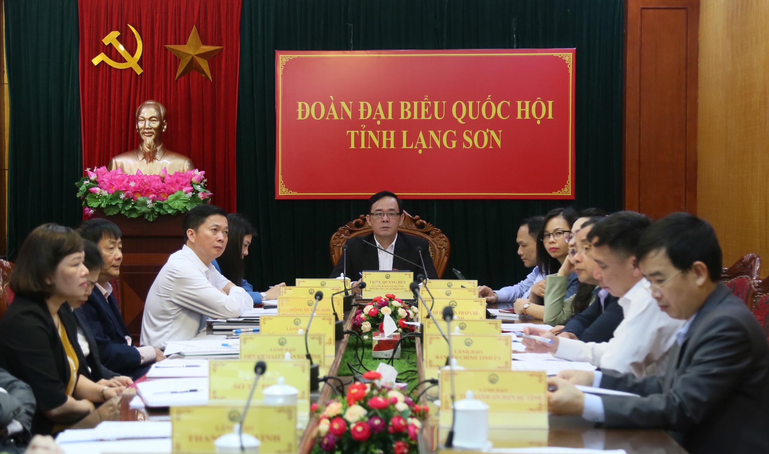 Đoàn đại biểu Quốc hội tỉnh tham gia hoạt động chất vấn tại phiên họp thứ 21 của Ủy ban Thường vụ Quốc hội