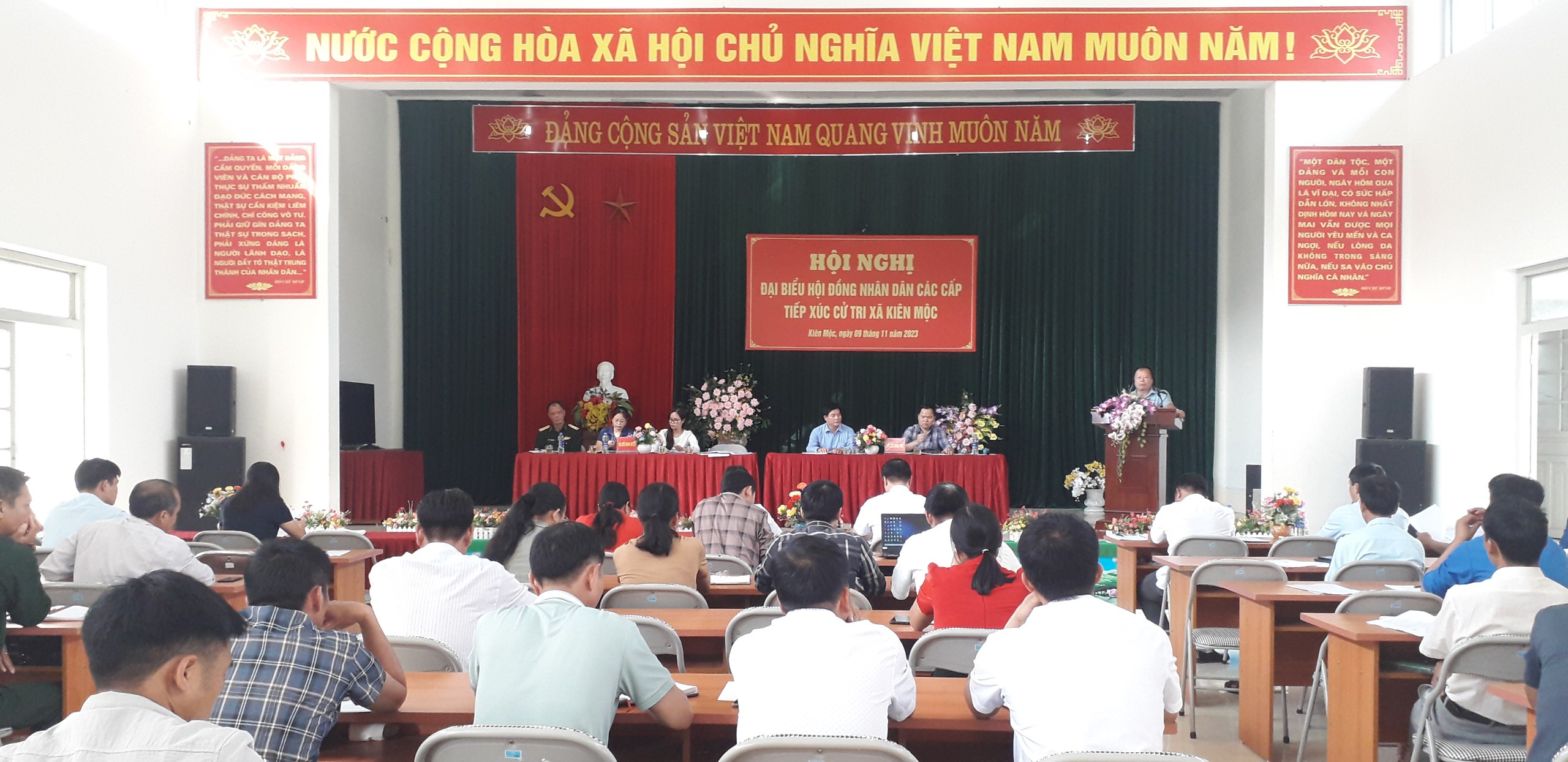 Tổ đại biểu HĐND tỉnh ứng cử tại huyện Đình Lập tiếp xúc cử tri trước kỳ họp thường lệ cuối năm 2023