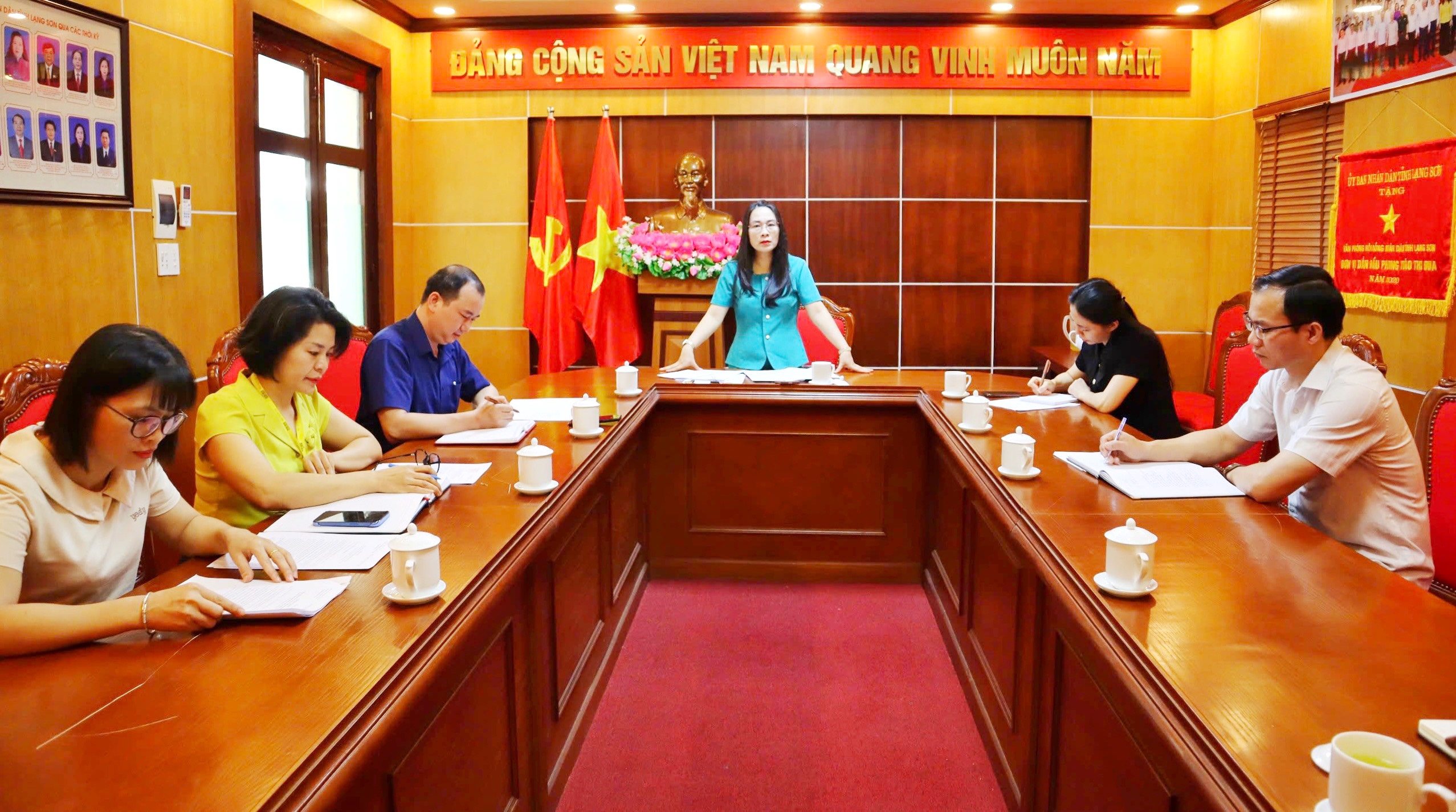 Chi bộ Văn phòng Đoàn ĐBQH và HĐND tỉnh giám sát chuyên đề đối với đảng viên năm 2024