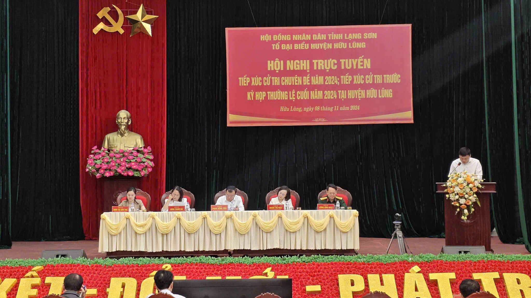 Tổ đại biểu HĐND tỉnh ứng cử tại huyện Hữu Lũng   tiếp xúc cử tri trước kỳ họp thường lệ cuối năm 2024  HĐND tỉnh khóa XVII