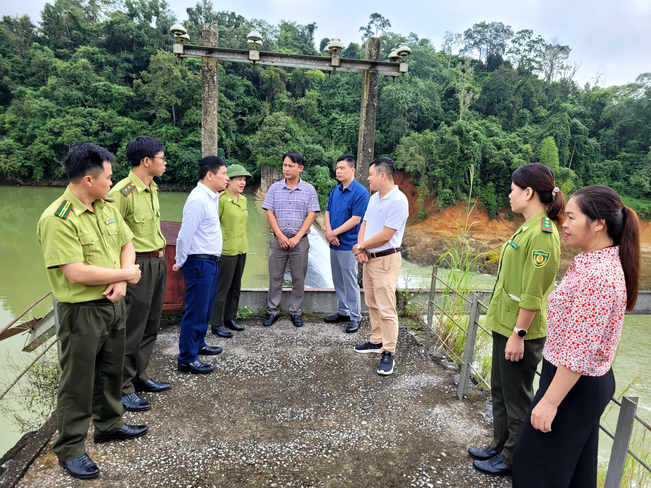 Ban Dân tộc HĐND tỉnh khảo sát tình hình thực hiện kiến nghị đại biểu HĐND tỉnh và kiến nghị cử tri tại xã Văn Quan