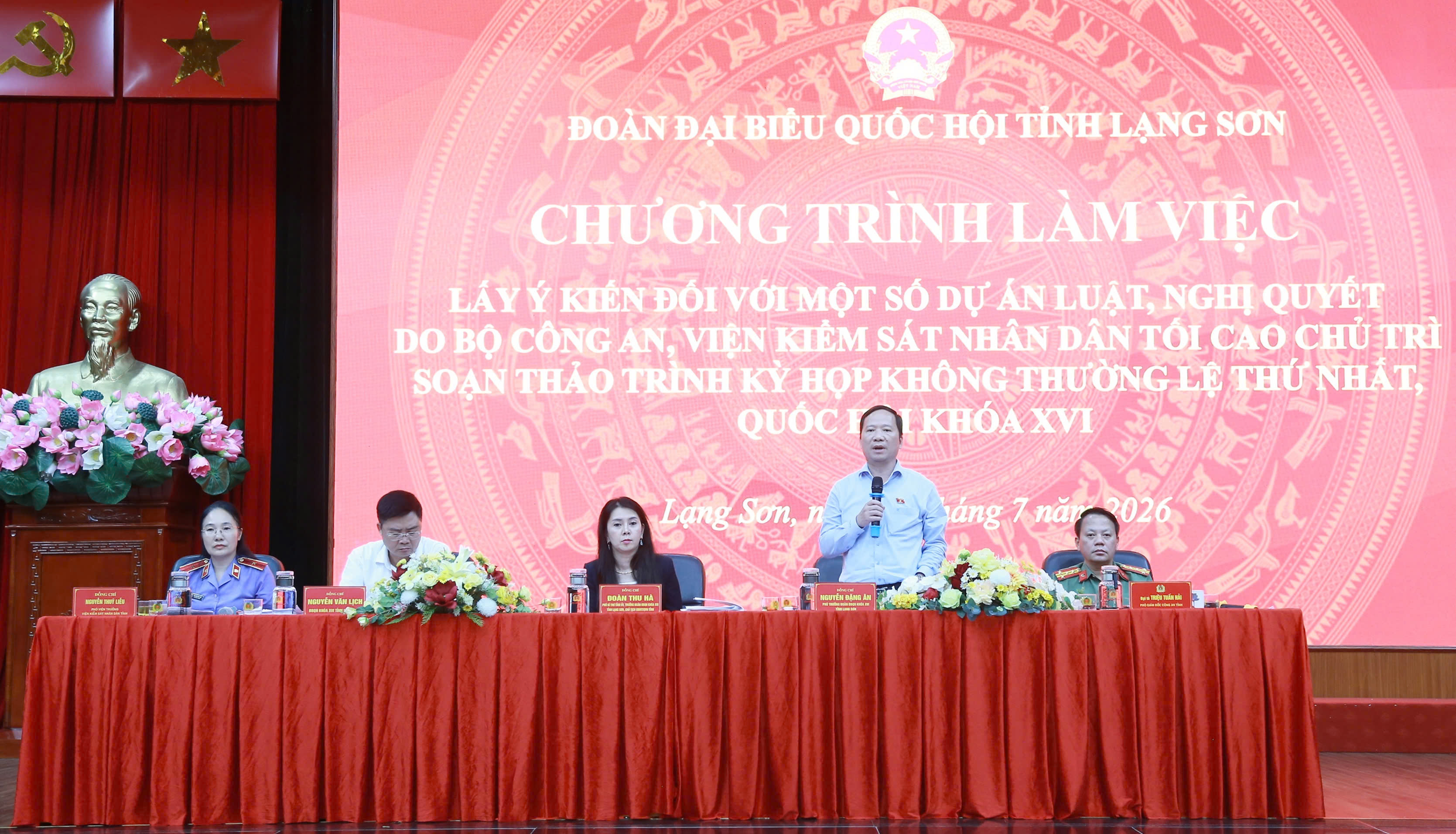 Đoàn đại biểu Quốc hội tỉnh tổ chức lấy ý kiến đối với một số dự   án luật, nghị quyết trình Kỳ họp không thường lệ thứ nhất,  Quốc hội khóa XVI