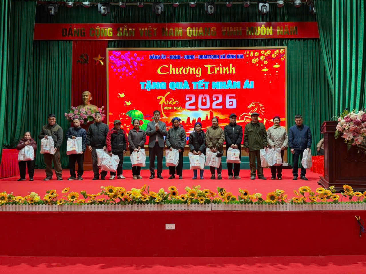 Thường trực HĐND xã Bình Gia tổ chức chương trình Tặng quà “Tết nhân ái” Xuân Bính Ngọ 2026 