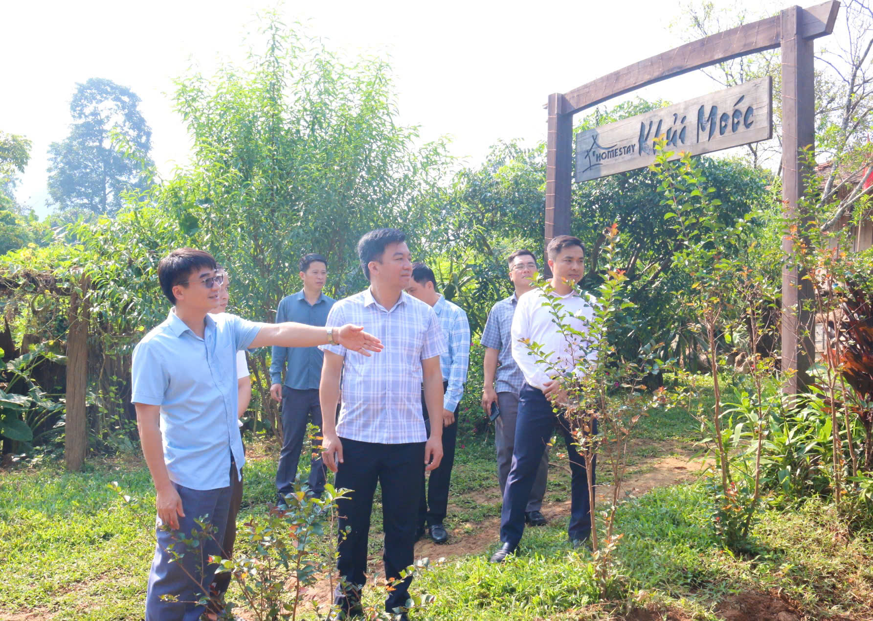 Khảo sát việc triển khai một số chính sách hỗ trợ phát triển du lịch cộng đồng và phát huy giá trị công viên địa chất toàn cầu UNESCO tại xã Cai Kinh