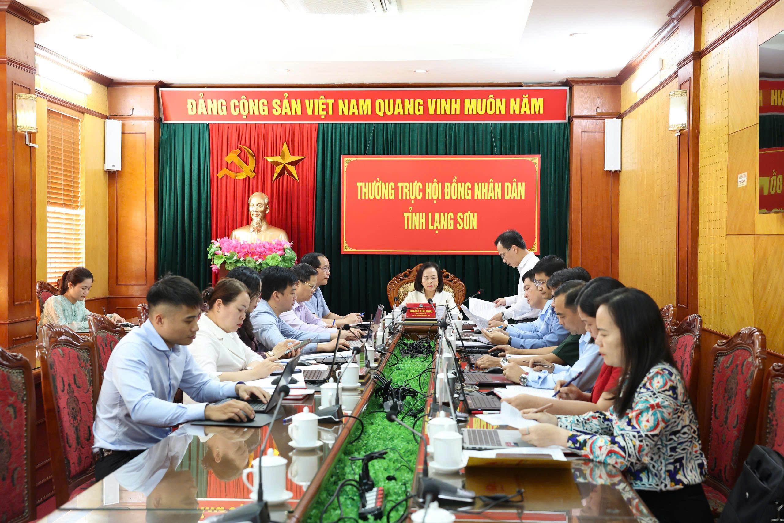 Thường trực HĐND tỉnh làm việc với Ban Pháp chế HĐND tỉnh