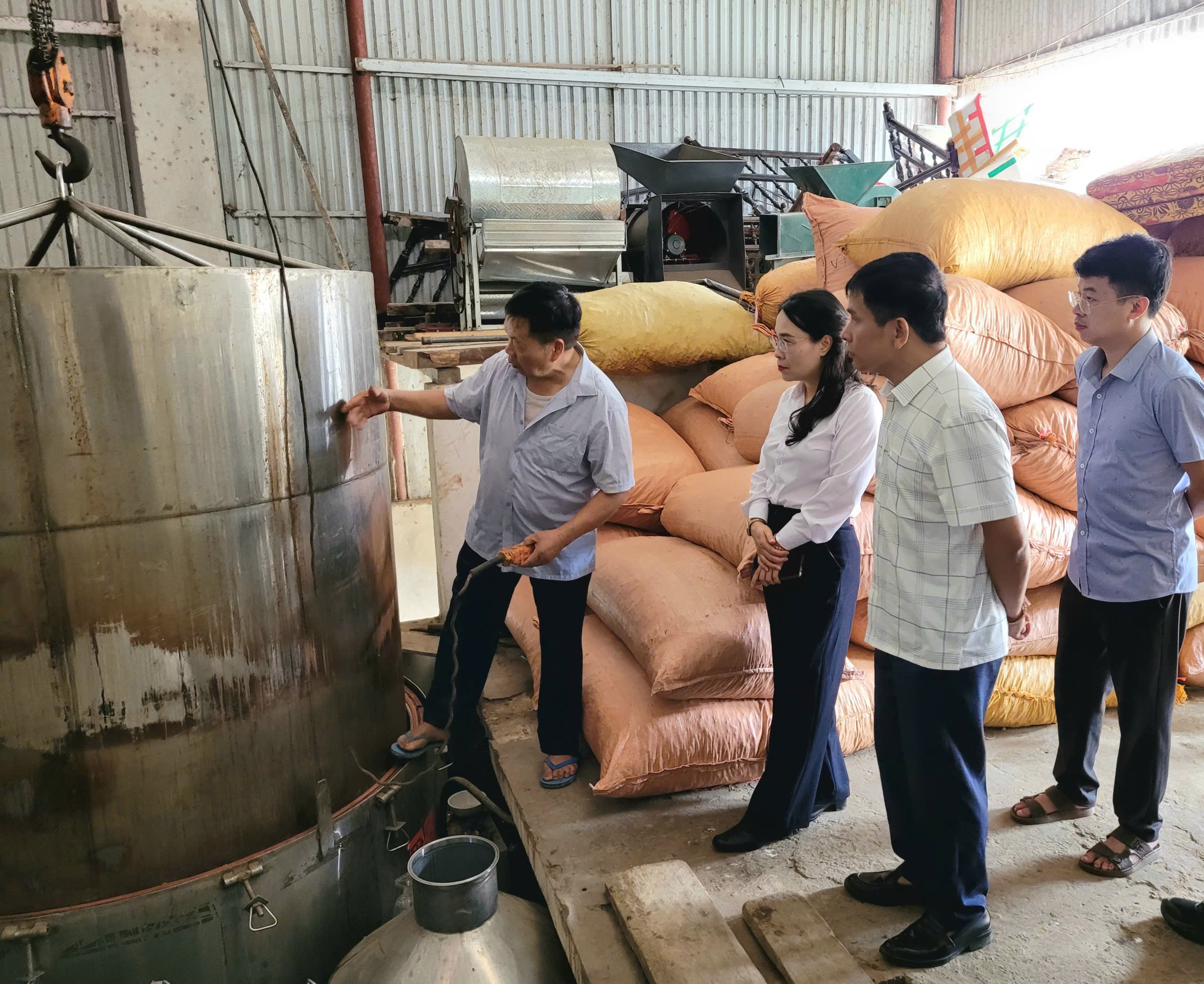 Ban Dân tộc HĐND tỉnh khảo sát tình hình triển khai các nghị quyết về phát triển nông nghiệp tại xã Yên Phúc
