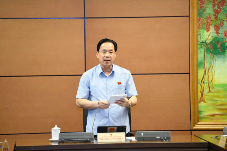 05 Huyền.Dong chi Hoang Van Nghiem dieu hanh phien thao luan to chieu 12